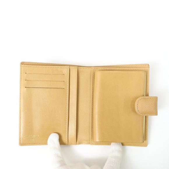 Chanel Wallet Beige Leather Bi-Fold - Picture 6 of 10